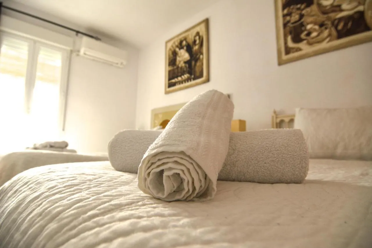 Regina Home -Parking Casco Historico Cordoba Spain